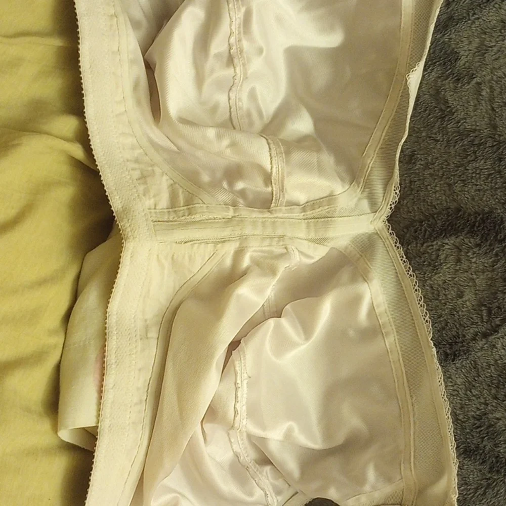 Bra - Picture 2 of 4